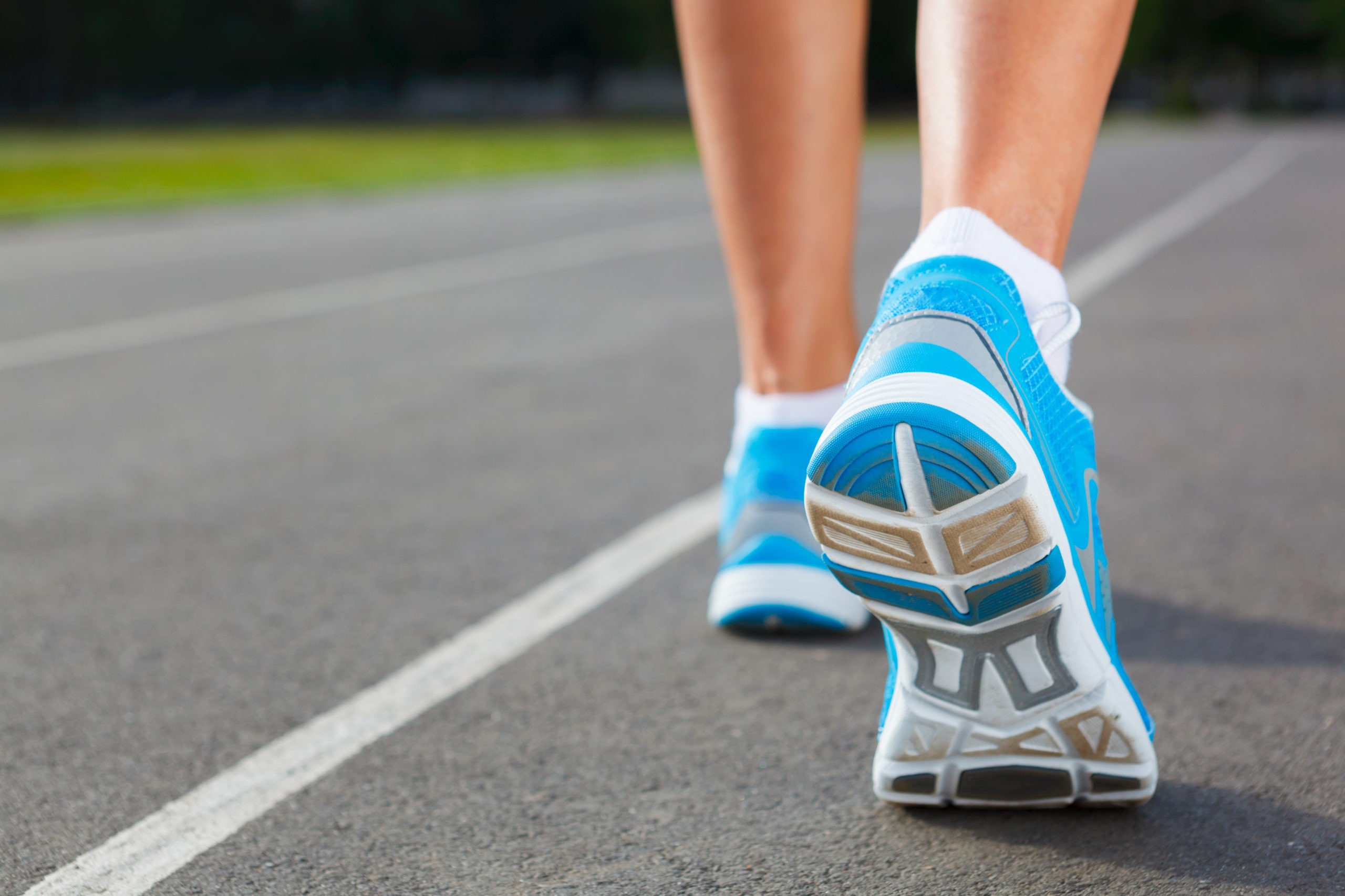 Обувь спортсменов. Кроссовки. Спортивные кроссовки. Кроссовки бег. Спортивные кроссовки для бега.