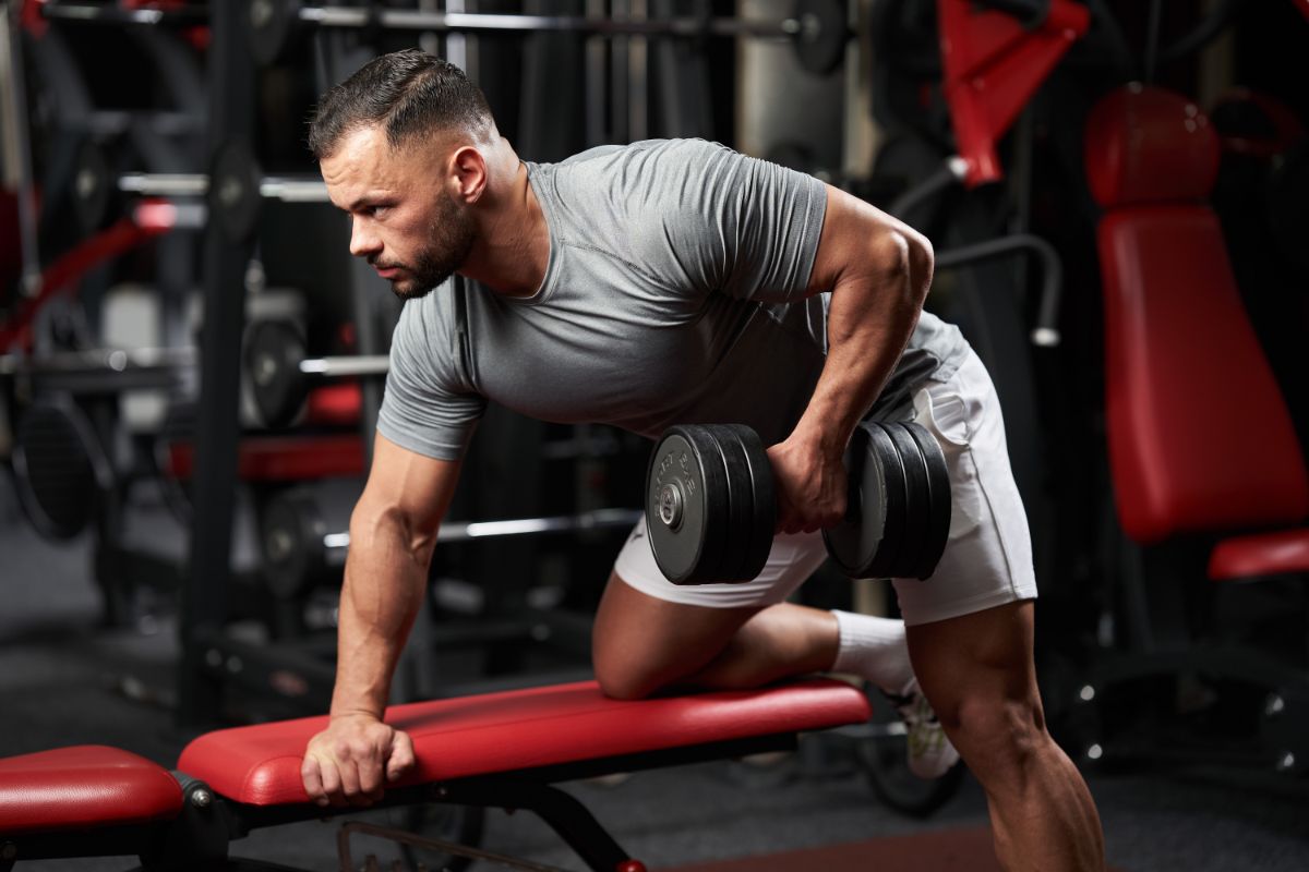 10 Best Dumbbell Workouts For Your Back And Biceps